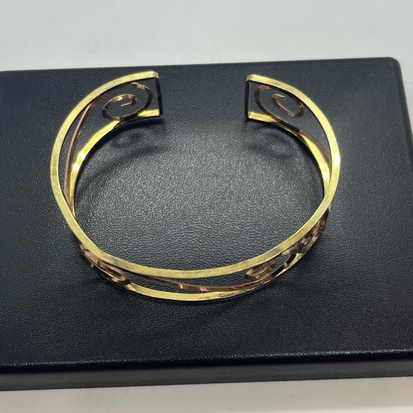 Harper 1/20 12k gold filled filigree open scroll cuff bracelet two tone gold - Picture 11 of 16